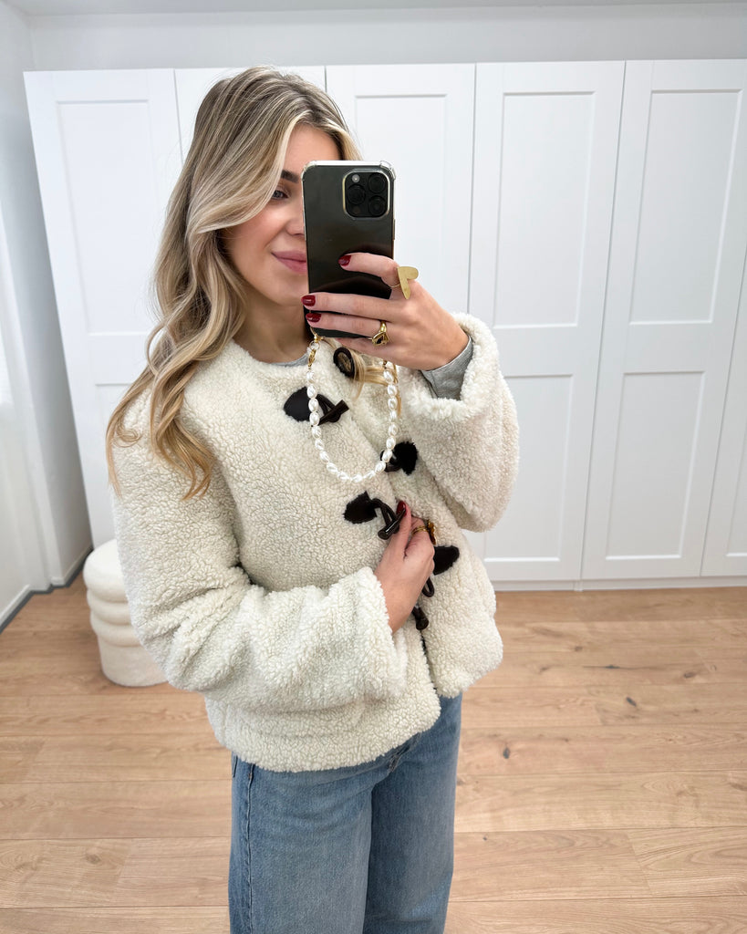 Wit/creme teddy/boucle jacket met bruine knopen en zakken
