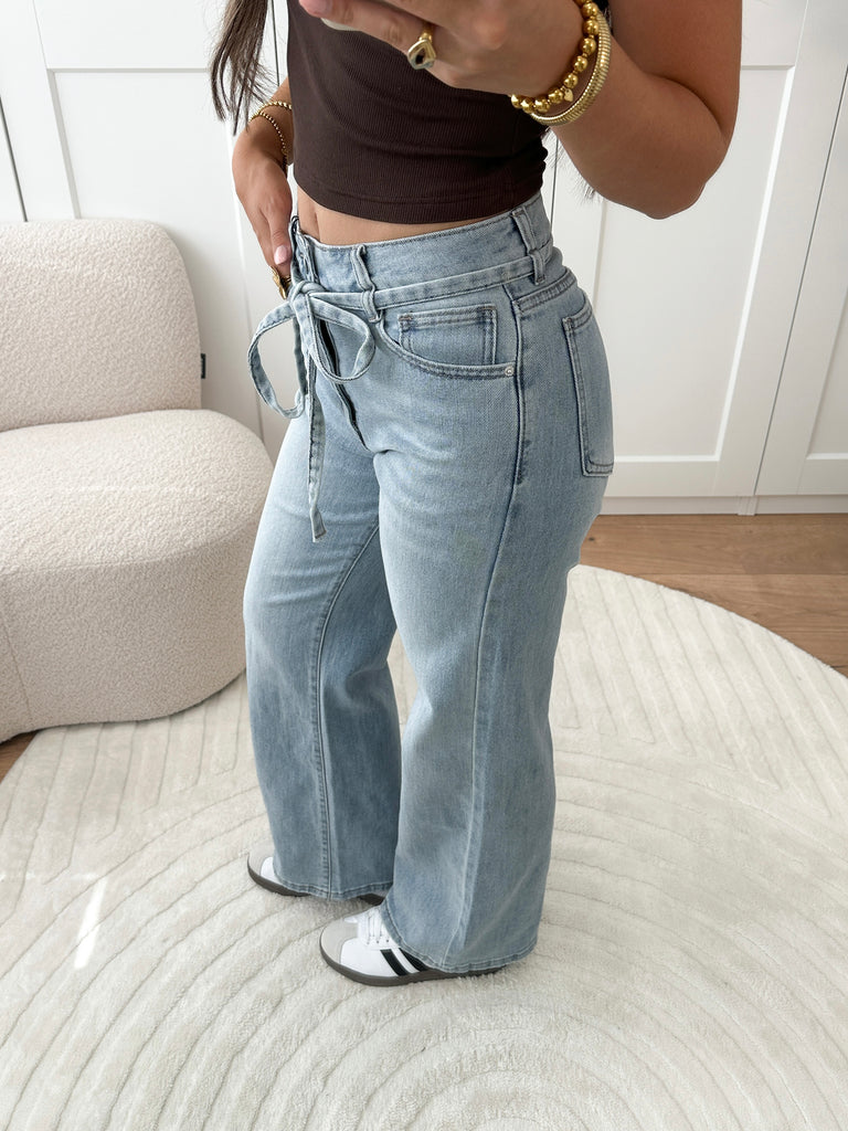 Blauwe wide leg jeans met denim riempje