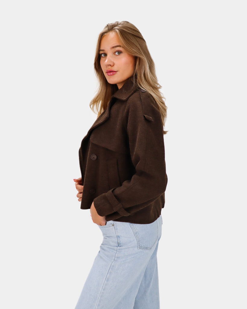 Bruine korte trench coat met knoopsluiting