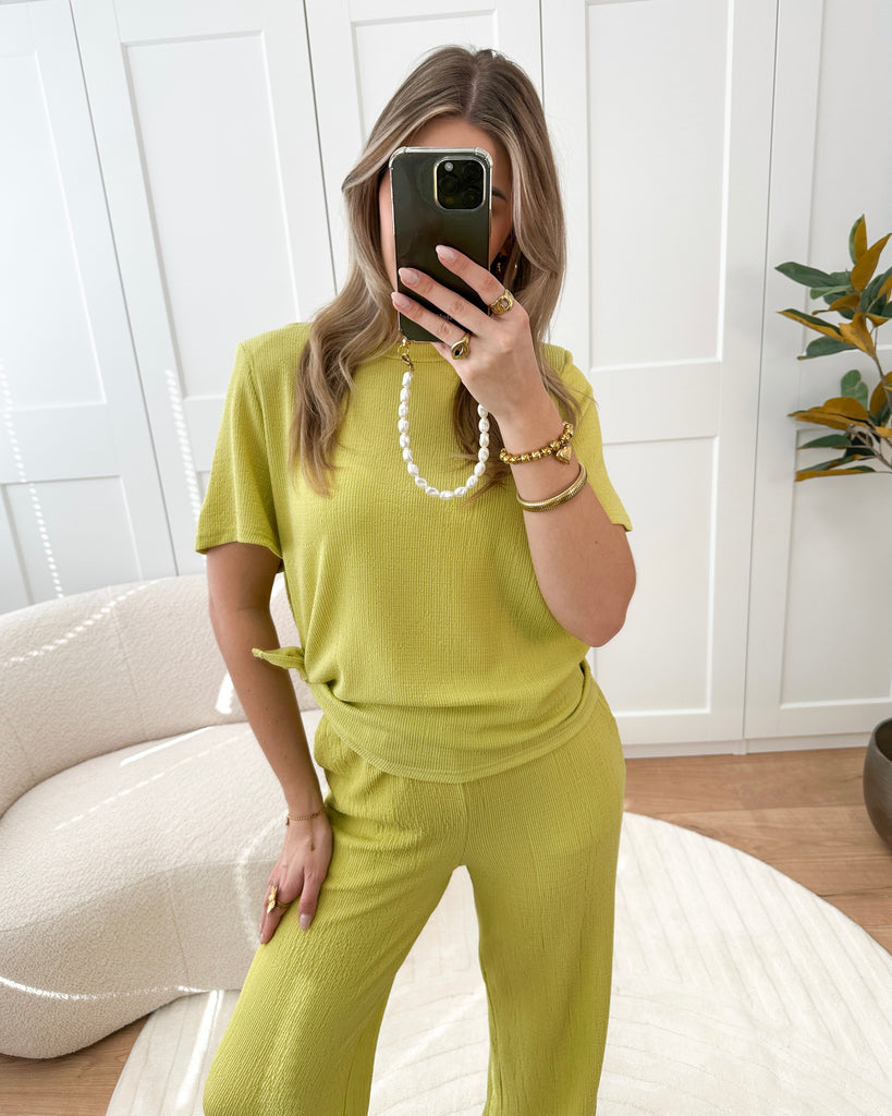 Licht groene set met wijde broek en top
