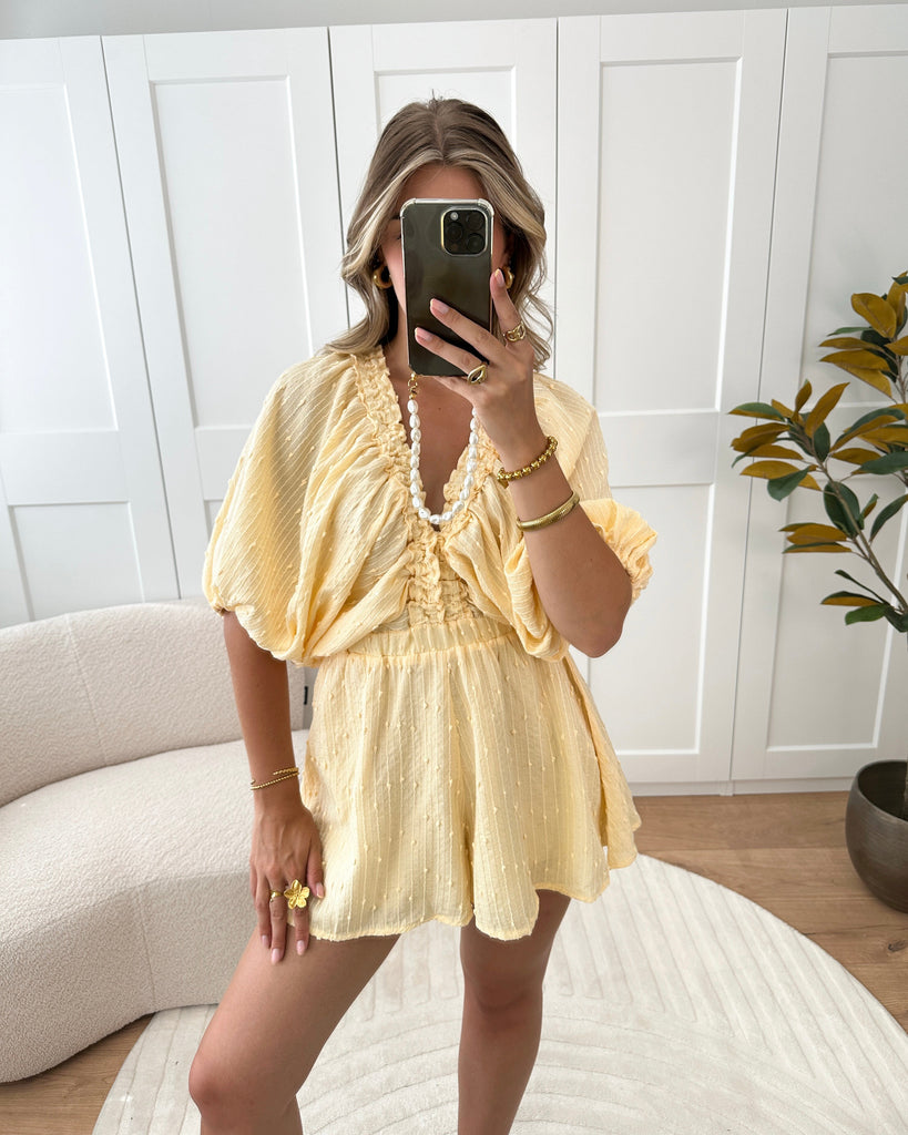 Gele playsuit met ruches, ballonmouwen en shimmer