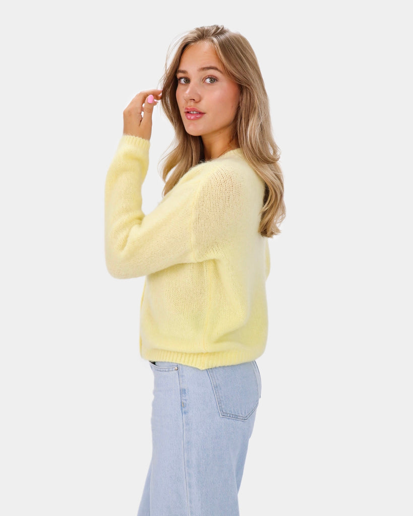 Geel wollen mohair vestje met knoopsluiting