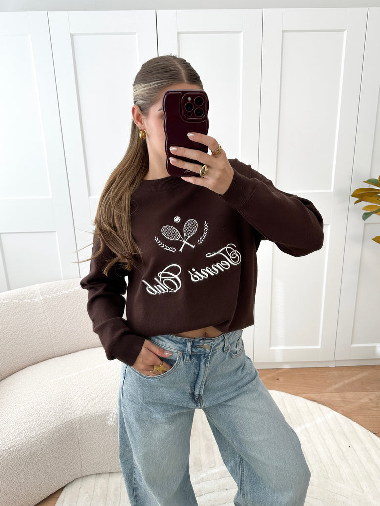 Bruine tennis club sweater