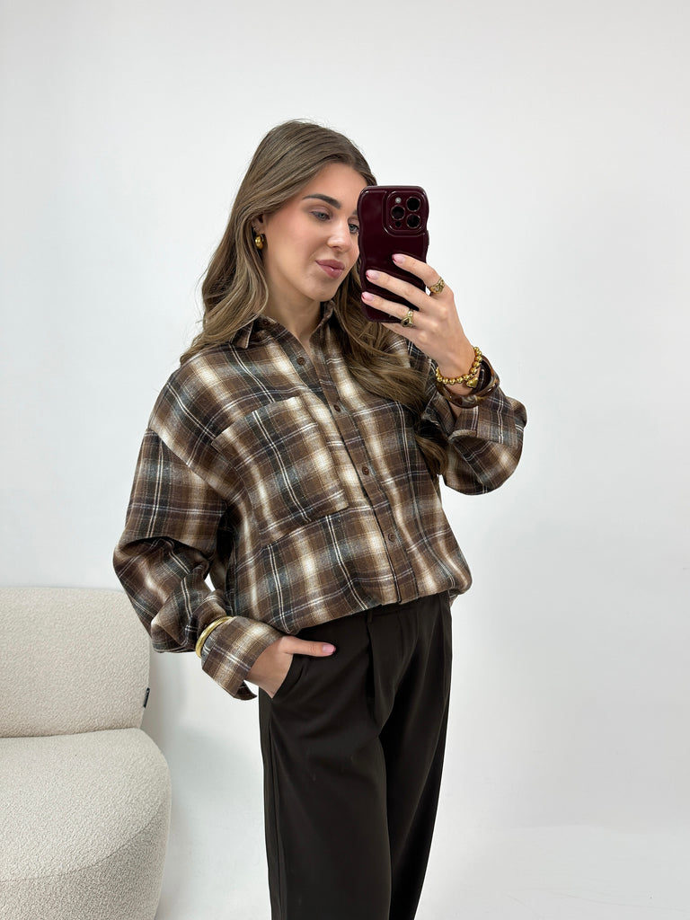 Bruin/beige geruite oversized blouse met knoopsluiting en zakjes op de borst