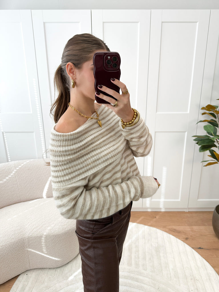 Beige off shoulder trui met streepjes