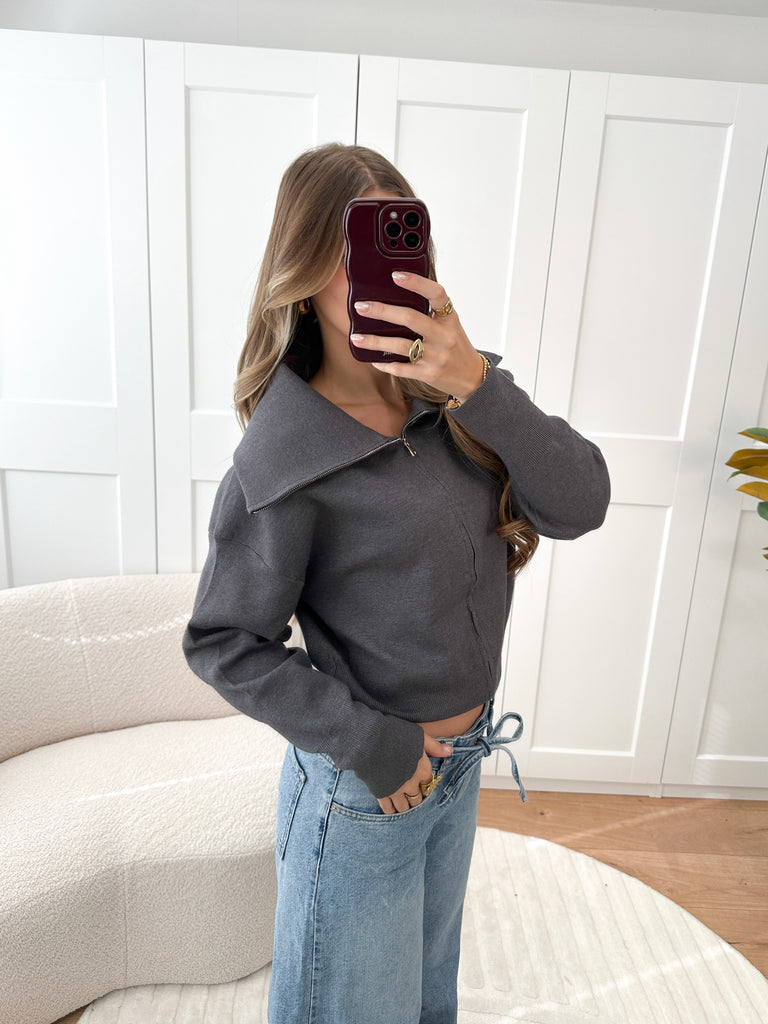 Grijs vest met omgeslagen kraag