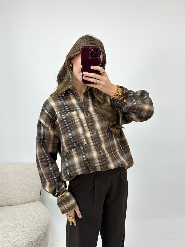 Bruin/beige geruite oversized blouse met knoopsluiting en zakjes op de borst