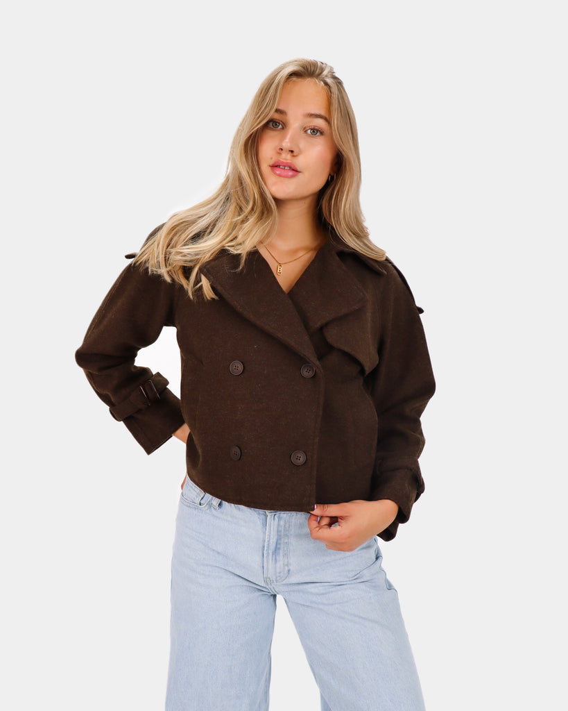 Bruine korte trench coat met knoopsluiting