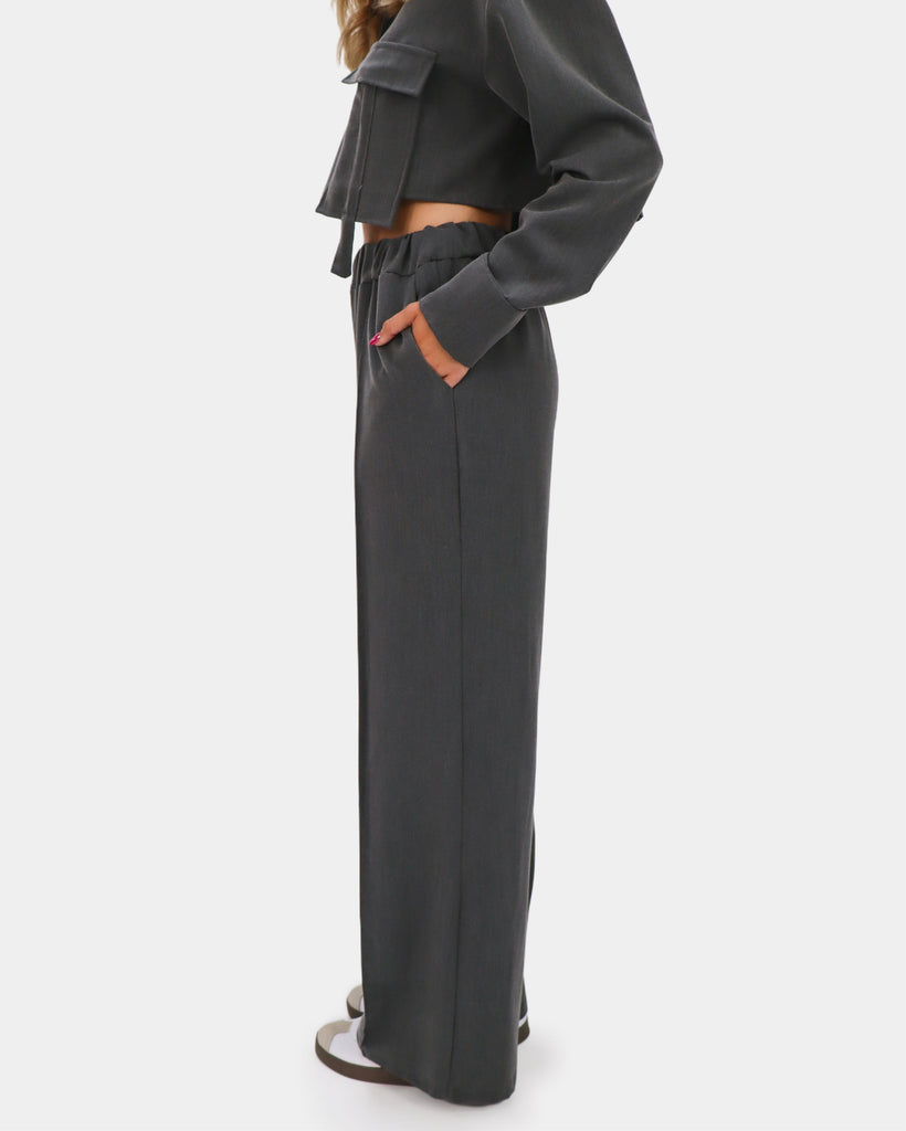 Grijze set met pantalon en blouse