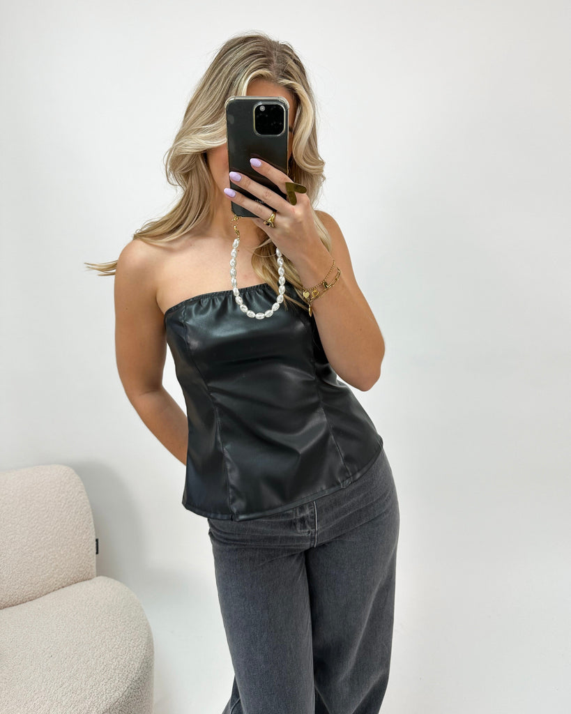 Zwarte leren strapless uitlopende peplum top