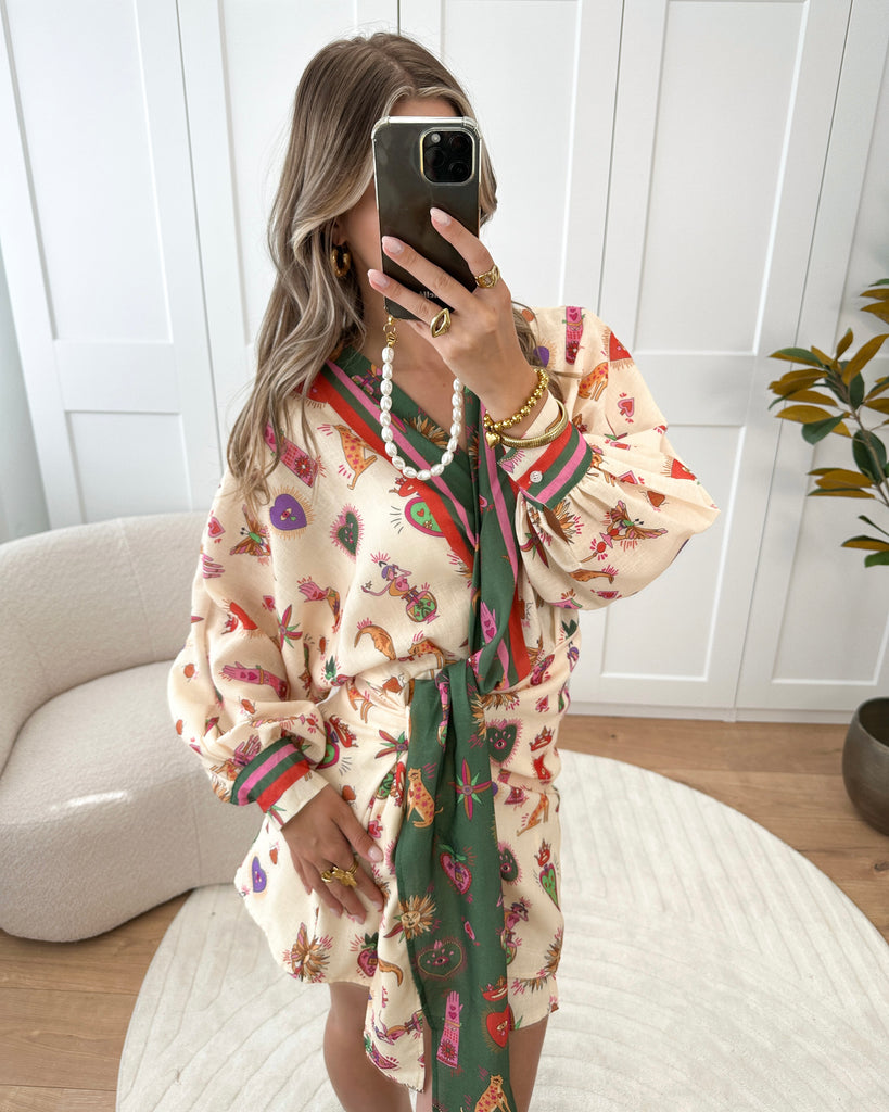 Beige korte overslag jurk met print