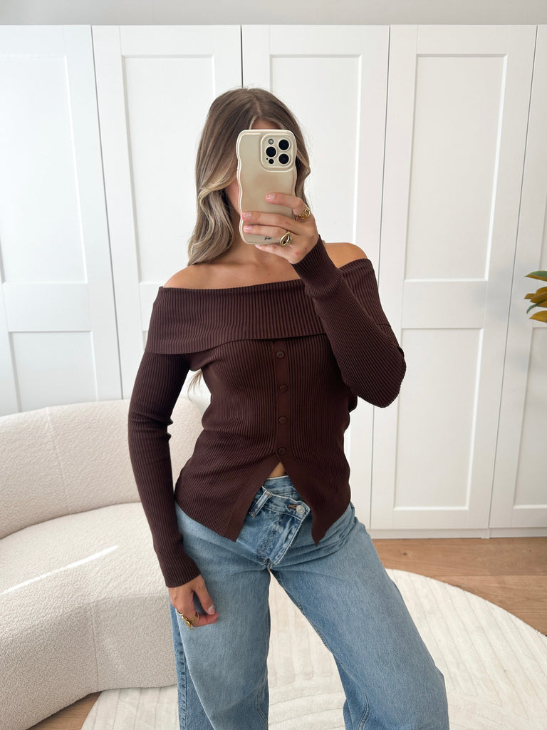 Bruine off shoulder top met knoopjes en lange mouwen